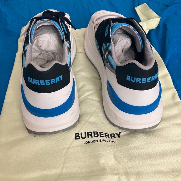 Burberry men’s sneakers - Picture 4 of 5